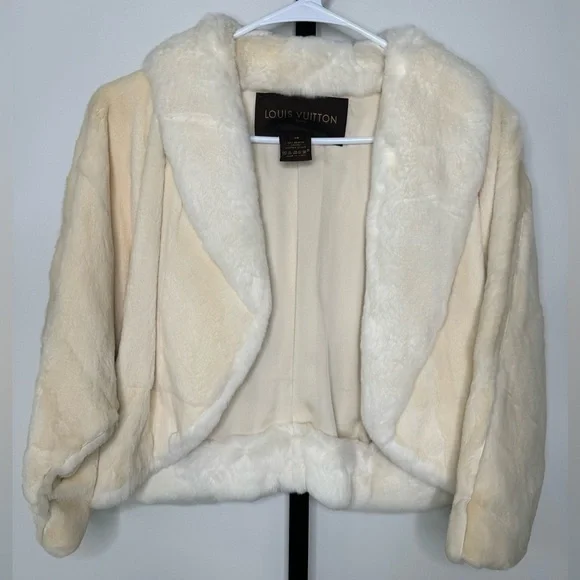 Louis Vuitton 100% Weasel Fur Cropped Jacket – Ivory – FR 38 (US 6) - Picture 5 of 16